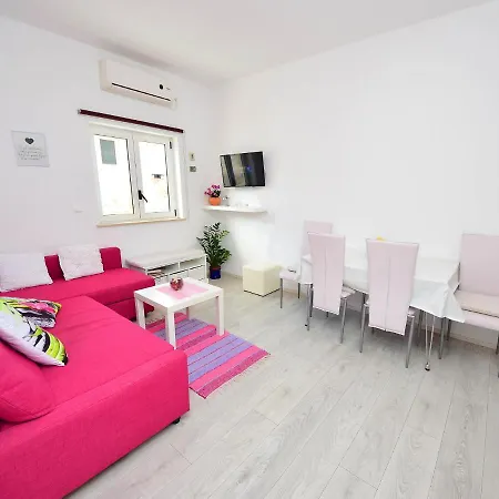 Dorotea-3 * Makarska