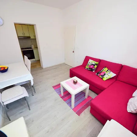 Dorotea-3 * Makarska